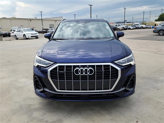 Certified 2025 Audi Q3 2.0T Premium Plus image 2