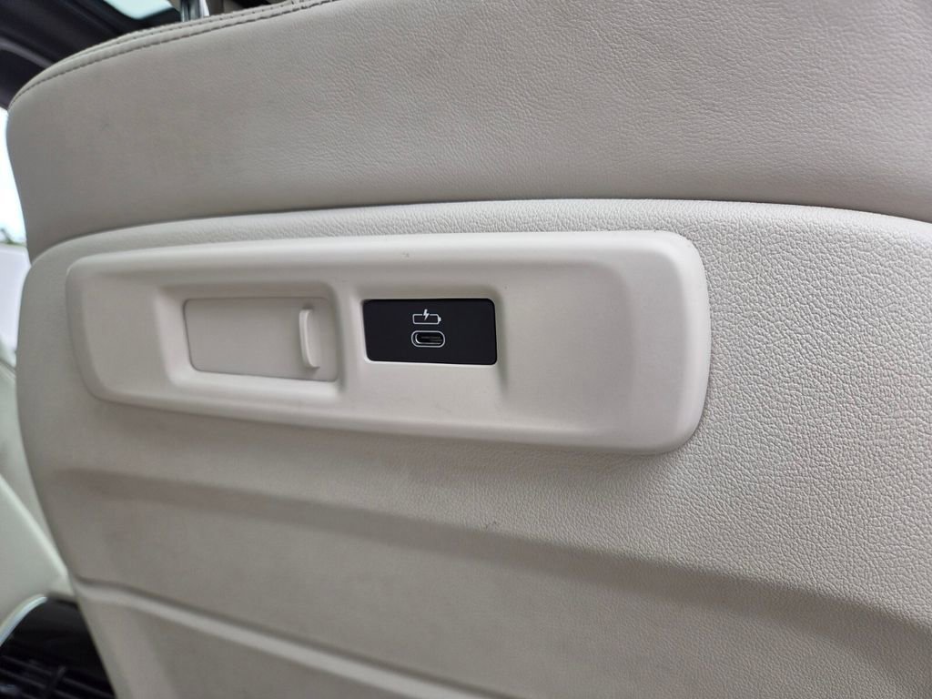 Used 2023 BMW X5 M50i w/ Dynamic Handling Package image 34