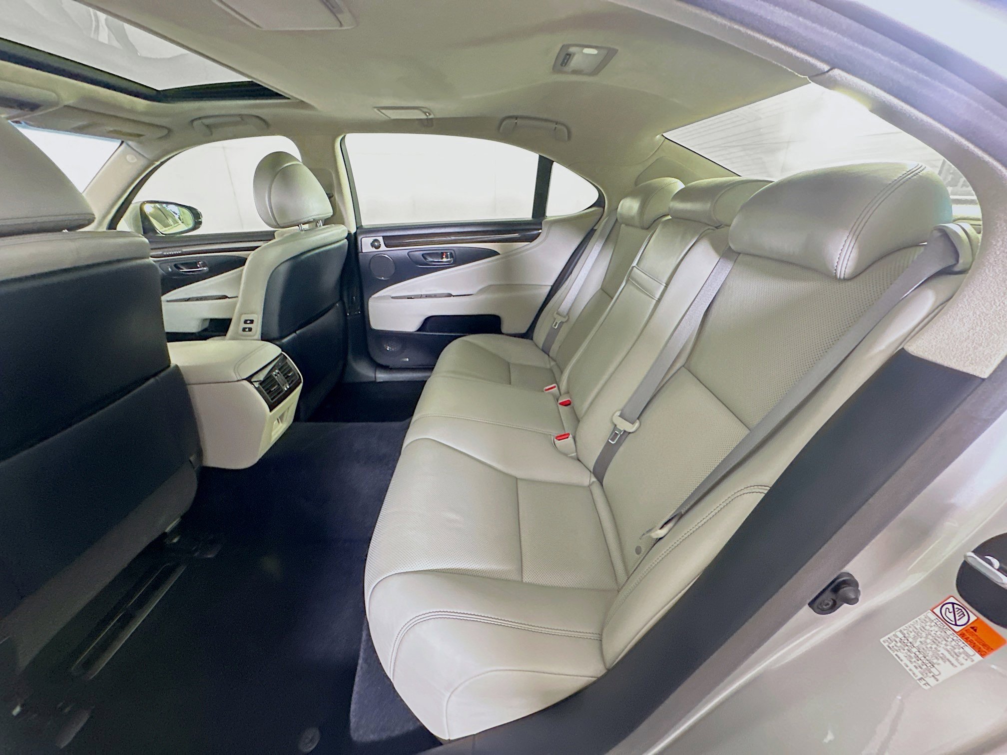 Used 2016 Lexus LS 460 L RWD image 30