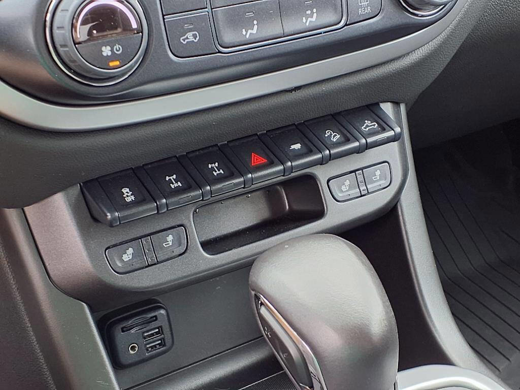 Used 2022 Chevrolet Colorado ZR2 w/ Colorado ZR2 Bison Edition image 16