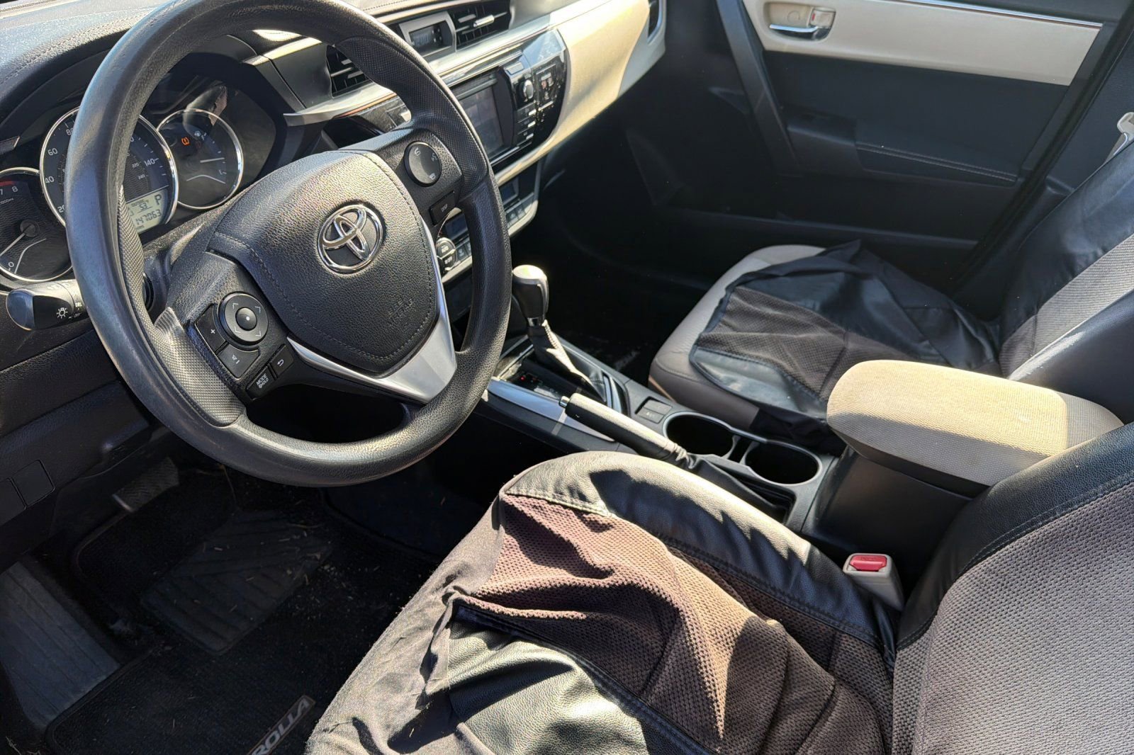 Used 2014 Toyota Corolla LE FWD image 7
