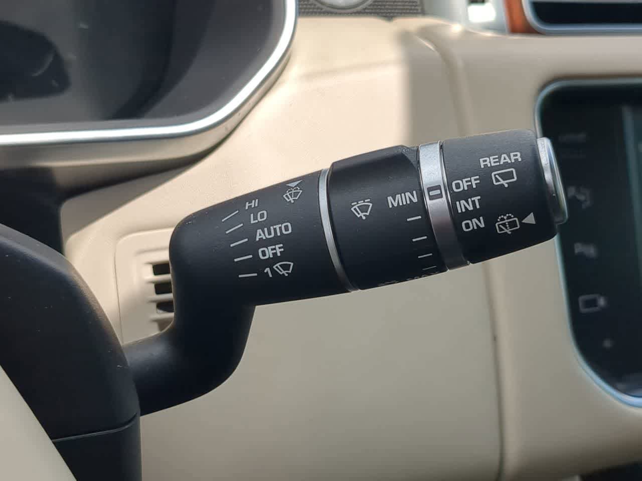 Used 2015 Land Rover Range Rover Supercharged AWD/4WD image 28