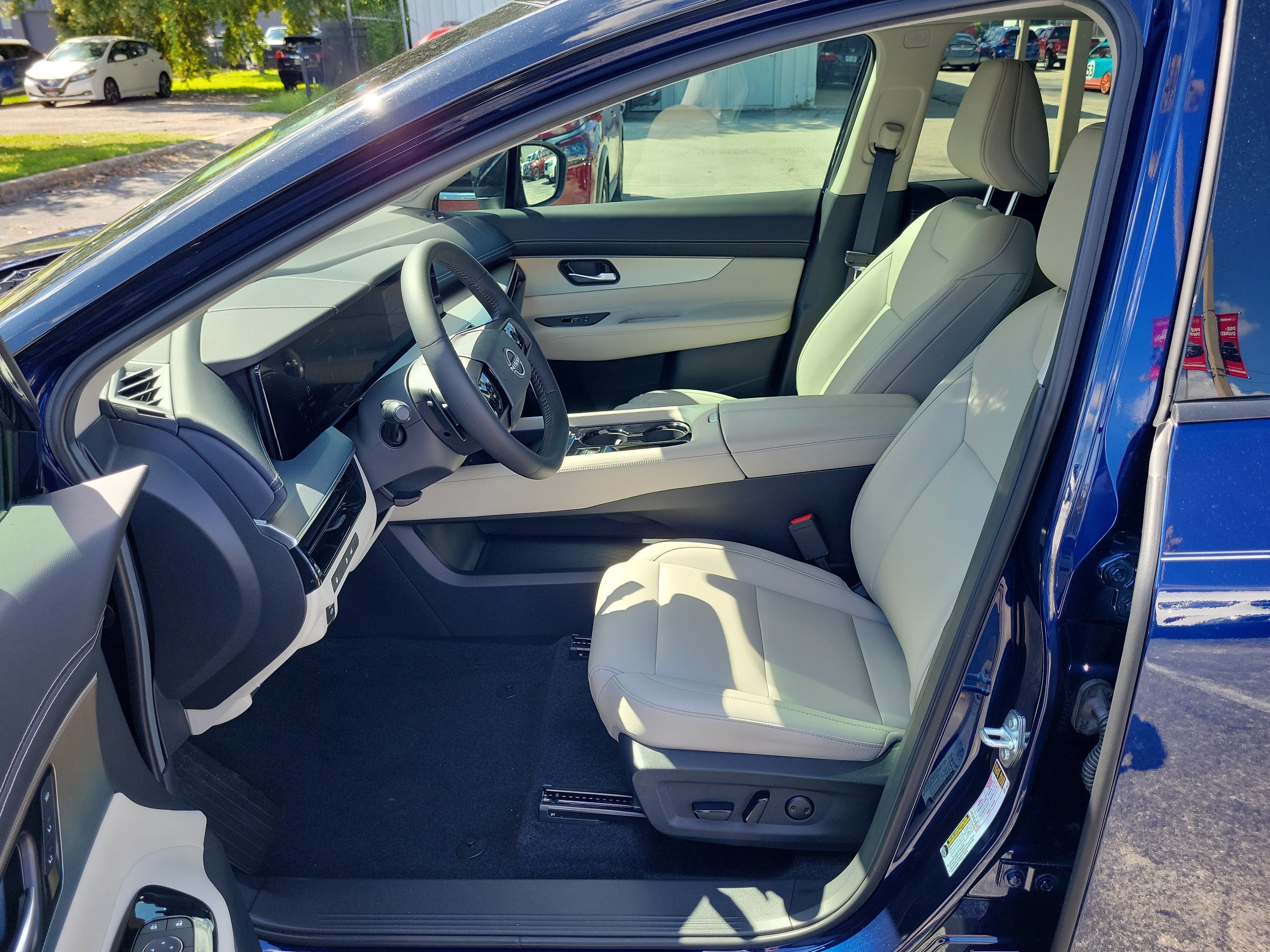 Certified 2025 Nissan Murano SL AWD/4WD image 13
