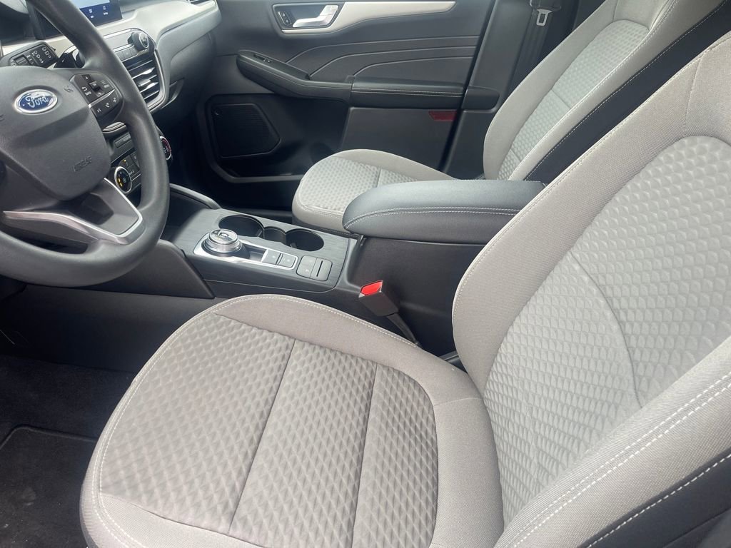 Used 2021 Ford Escape SE image 10