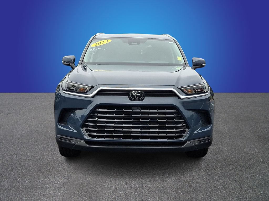 Used 2024 Toyota Grand Highlander AWD image 2