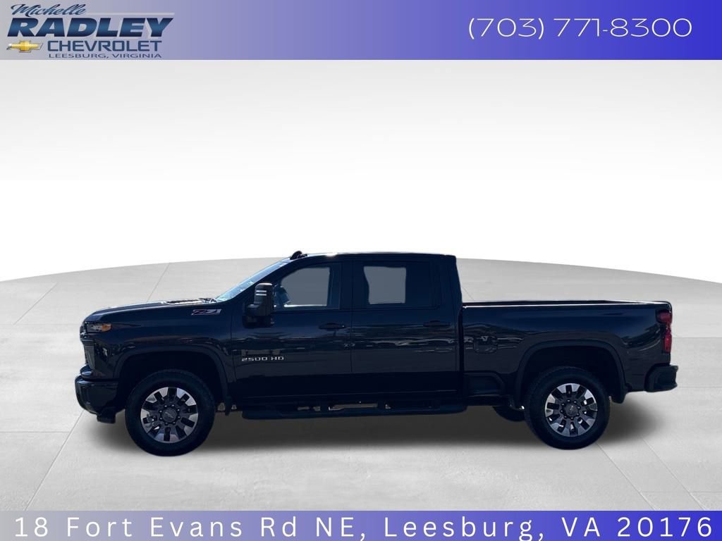 Used 2024 Chevrolet Silverado 2500 Custom w/ Custom Value Package image 2
