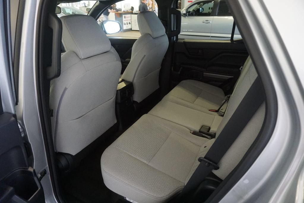 Used 2025 Toyota 4Runner SR5 AWD/4WD image 19