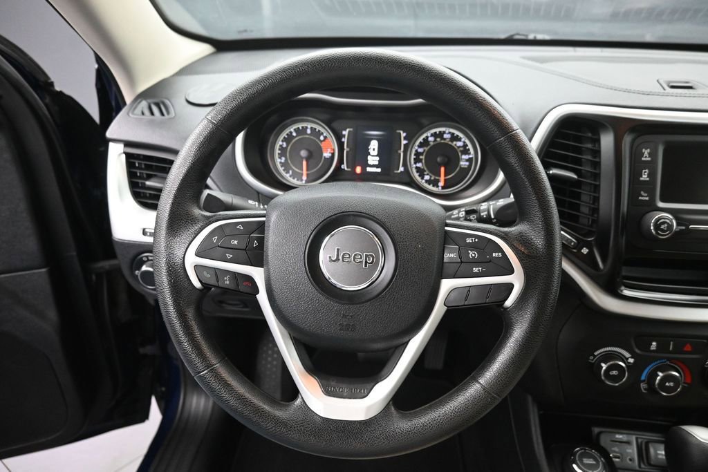 Used 2016 Jeep Cherokee Sport AWD/4WD image 17