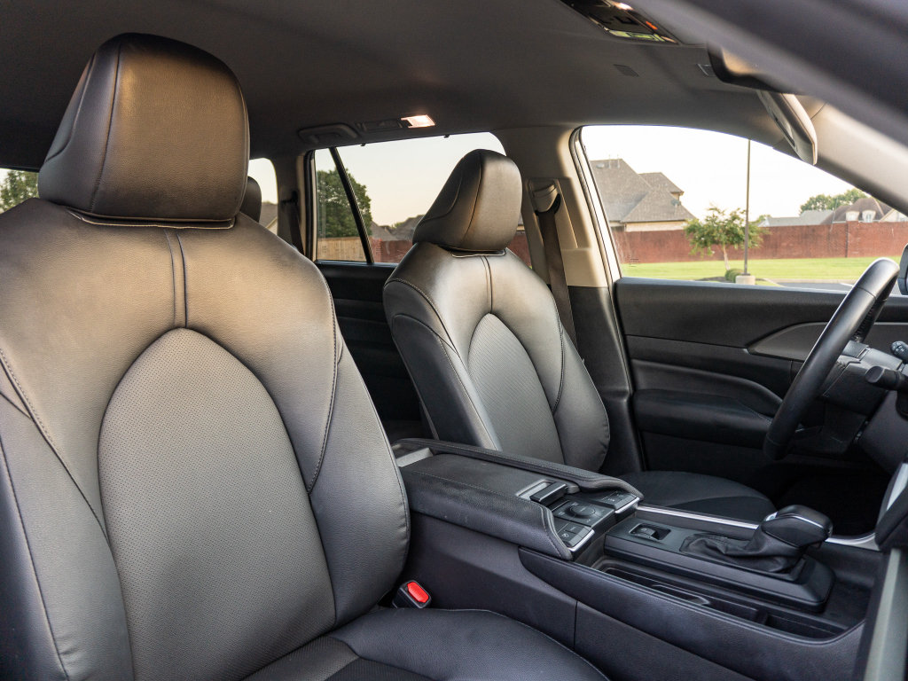 Used 2025 Toyota Grand Highlander AWD image 19