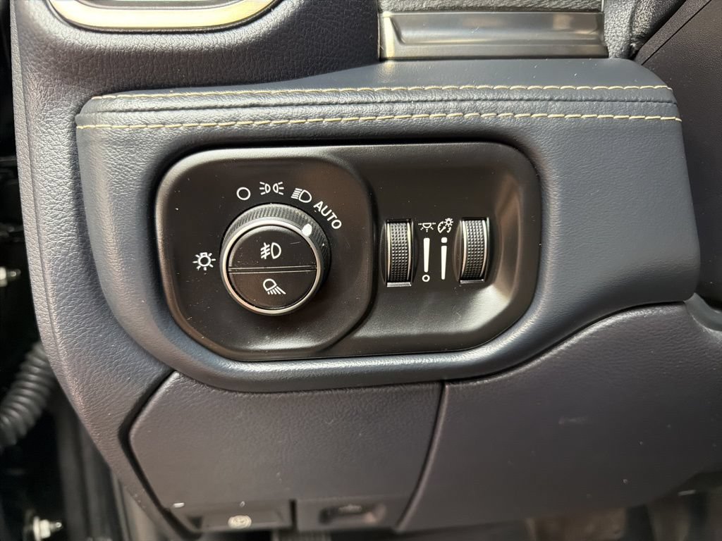 Used 2019 RAM 2500 Limited AWD/4WD image 22