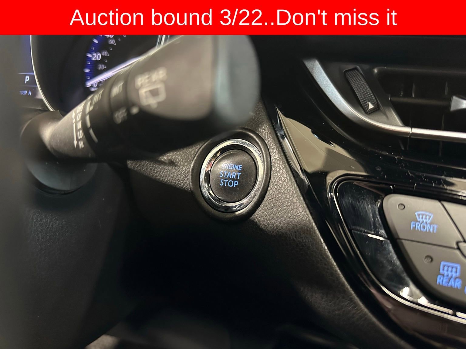 Used 2020 Toyota C-HR XLE image 21