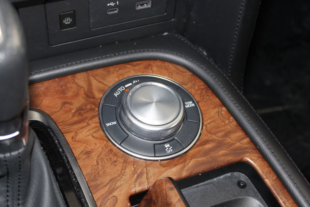 Used 2024 Nissan Armada SL image 59