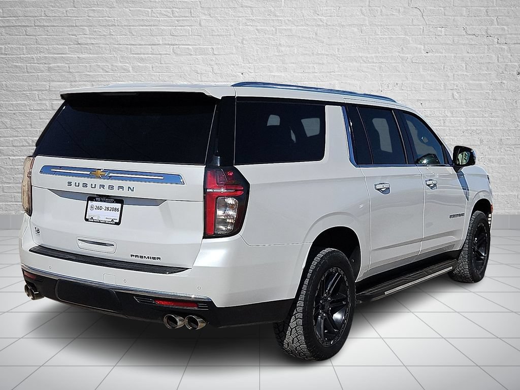 Used 2024 Chevrolet Suburban Premier w/ Premium Package AWD/4WD image 4