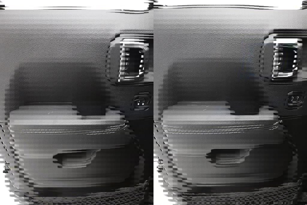 Used 2022 Jeep Wrangler Unlimited Sahara w/ Cold Weather Group image 15