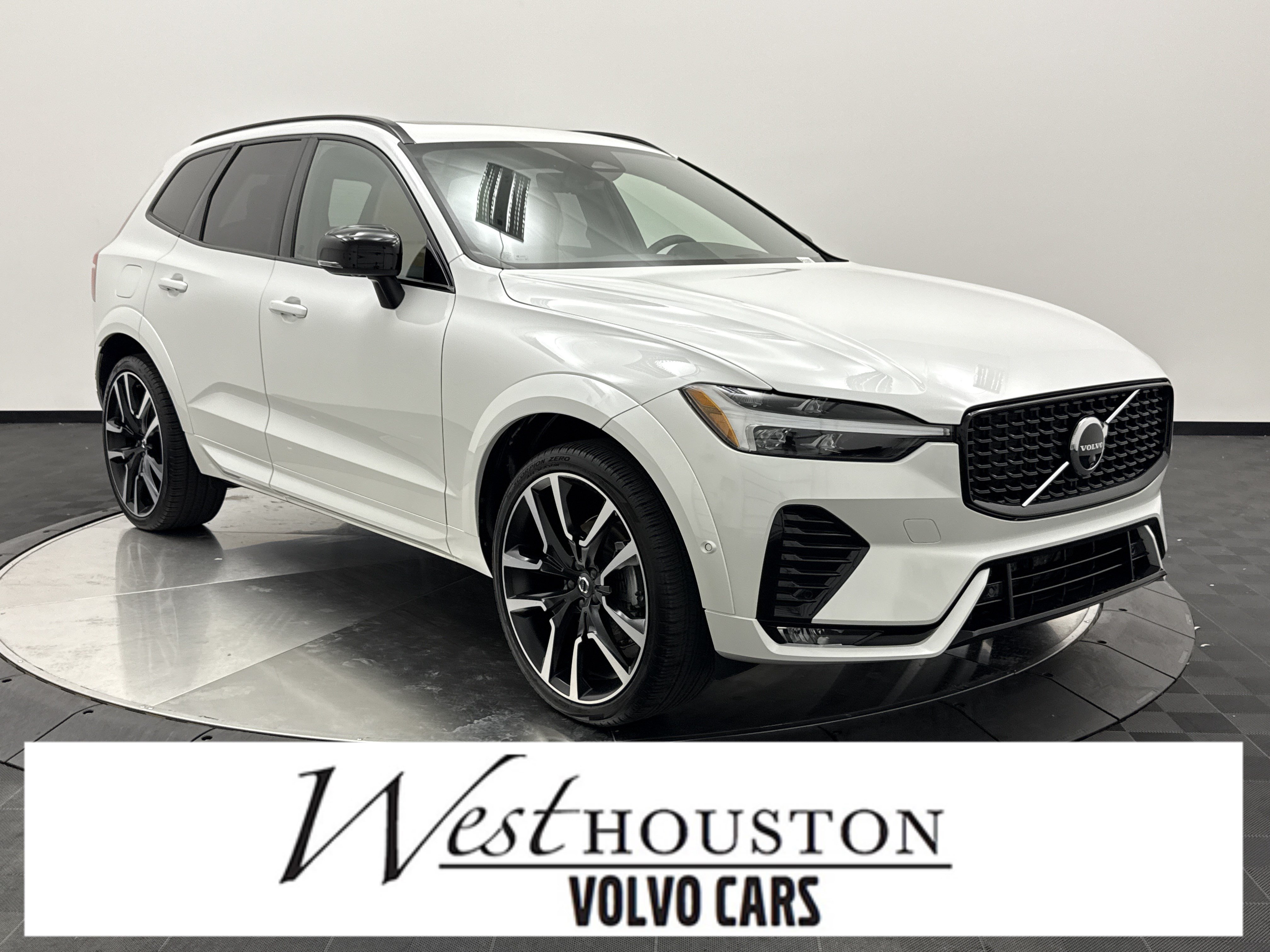 Certified 2025 Volvo XC60 B5 Ultra w/ Protection Package Premier