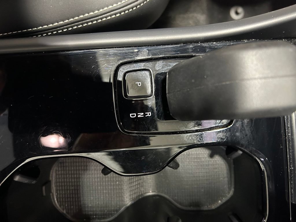 Used 2023 Volvo XC40 Recharge Ultimate AWD/4WD image 21