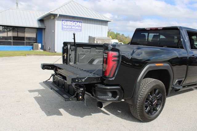 Used 2025 GMC Sierra 2500 AT4 image 11