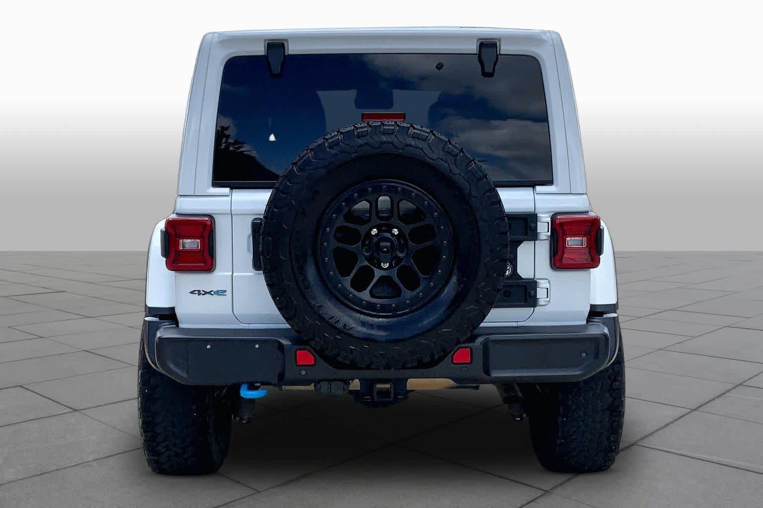 Used 2021 Jeep Wrangler Unlimited Rubicon 4xe w/ Cold Weather Group AWD/4WD image 5