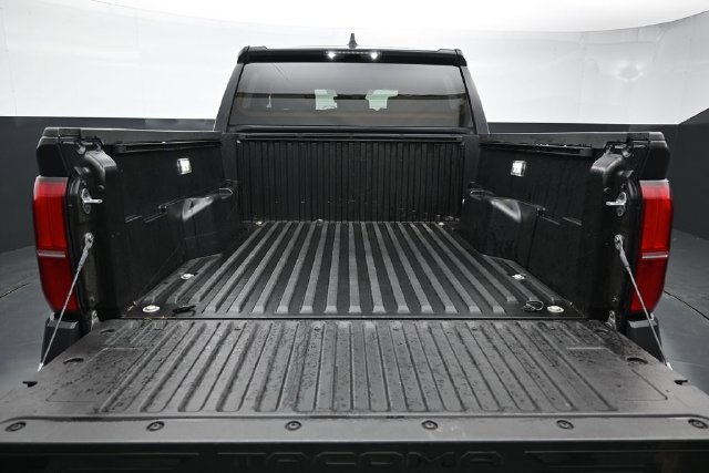 Used 2024 Toyota Tacoma TRD Off-Road AWD/4WD image 9