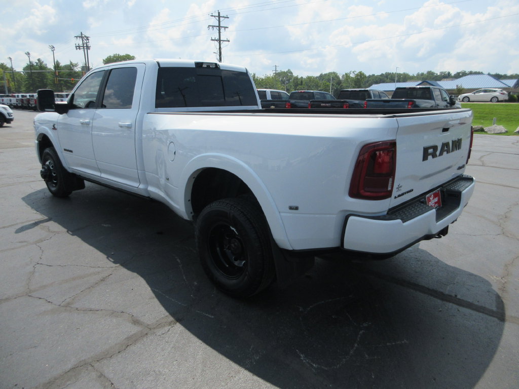 Used 2025 RAM 3500 Limited AWD/4WD image 11