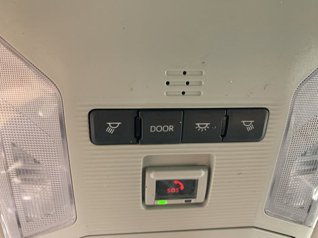 Used 2022 Toyota RAV4 XLE image 21