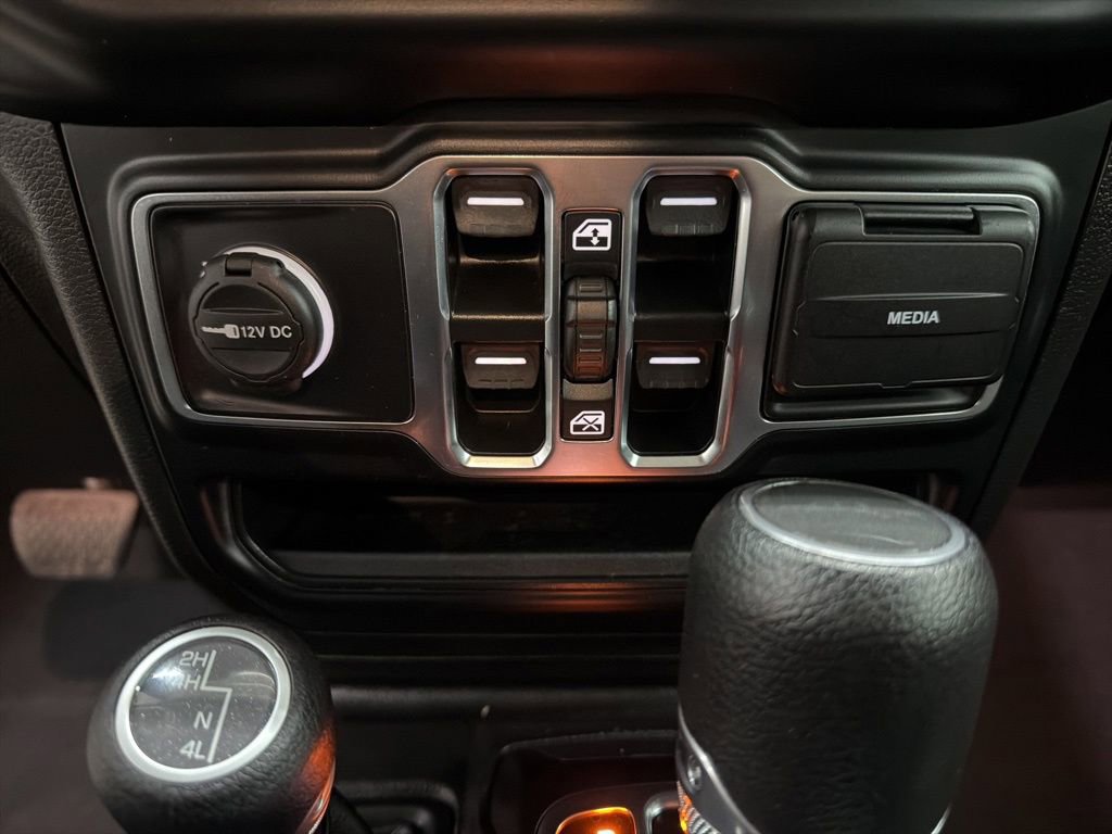 Used 2023 Jeep Gladiator Sport image 34