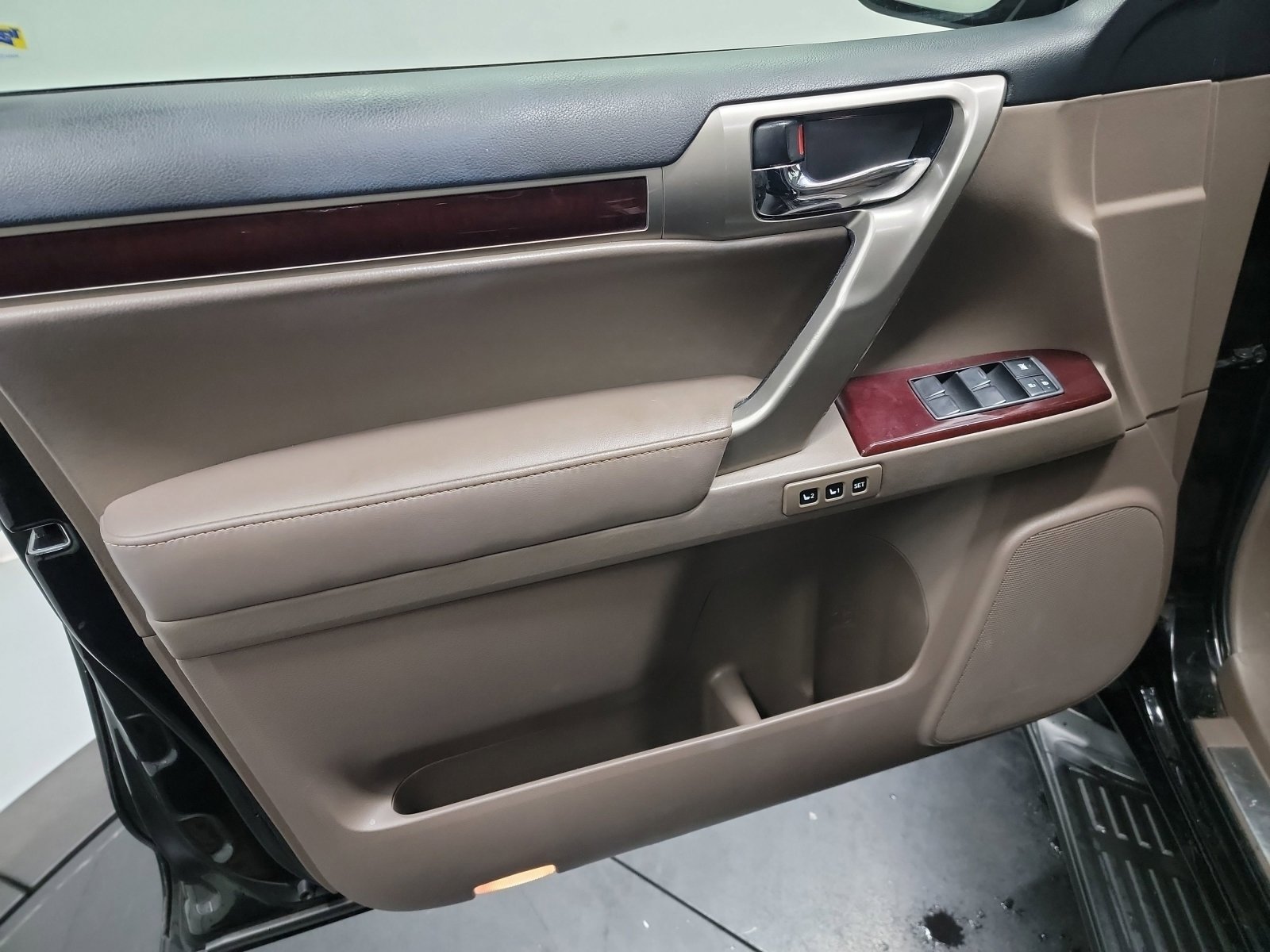 Used 2019 Lexus GX 460 image 13