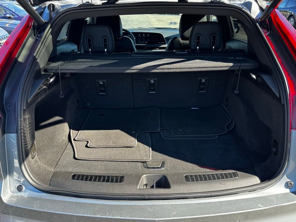 Used 2025 Cadillac XT4 Premium Luxury image 10