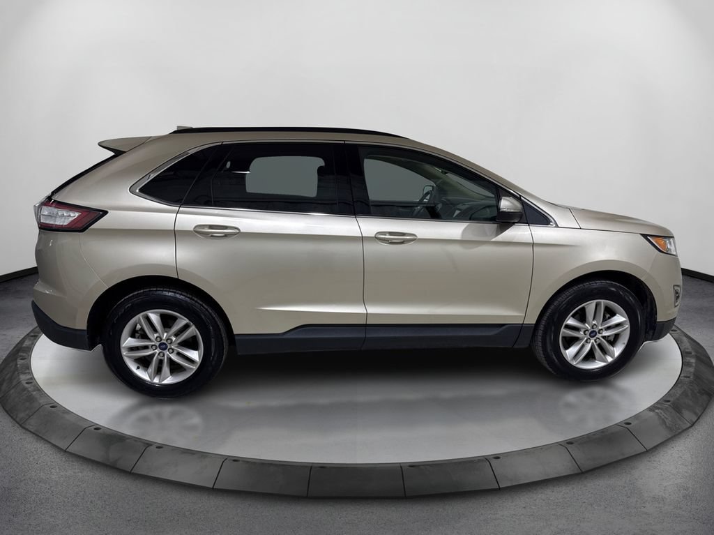 Used 2017 Ford Edge SEL w/ Equipment Group 201A FWD image 4