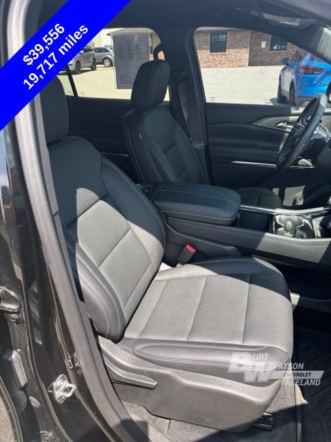 Used 2025 Chevrolet Traverse LT w/ Driver Confidence Package AWD/4WD image 29
