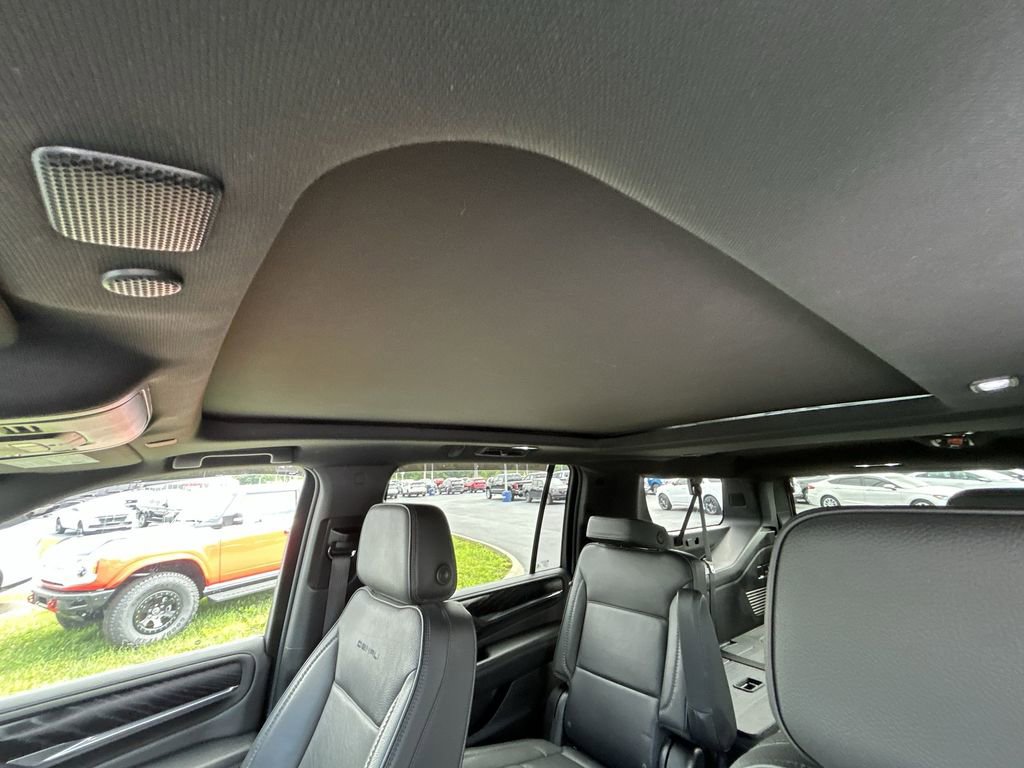 Used 2022 GMC Yukon XL Denali AWD/4WD image 28