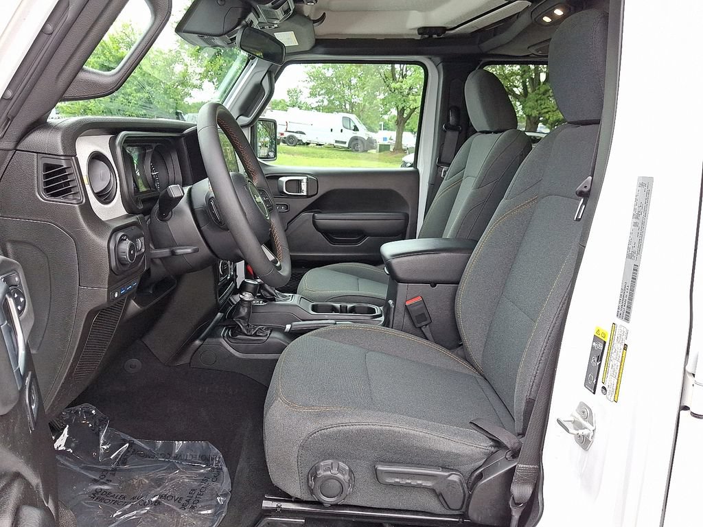 Used 2024 Jeep Wrangler Unlimited AWD/4WD image 13