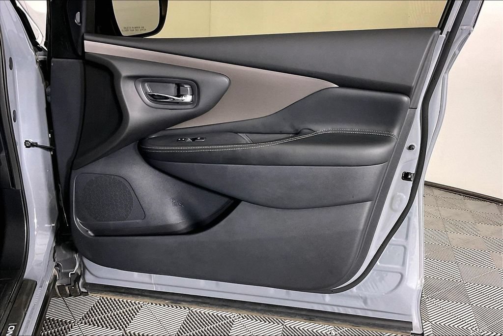 Used 2024 Nissan Murano SV w/ SV Midnight Edition Package FWD image 22