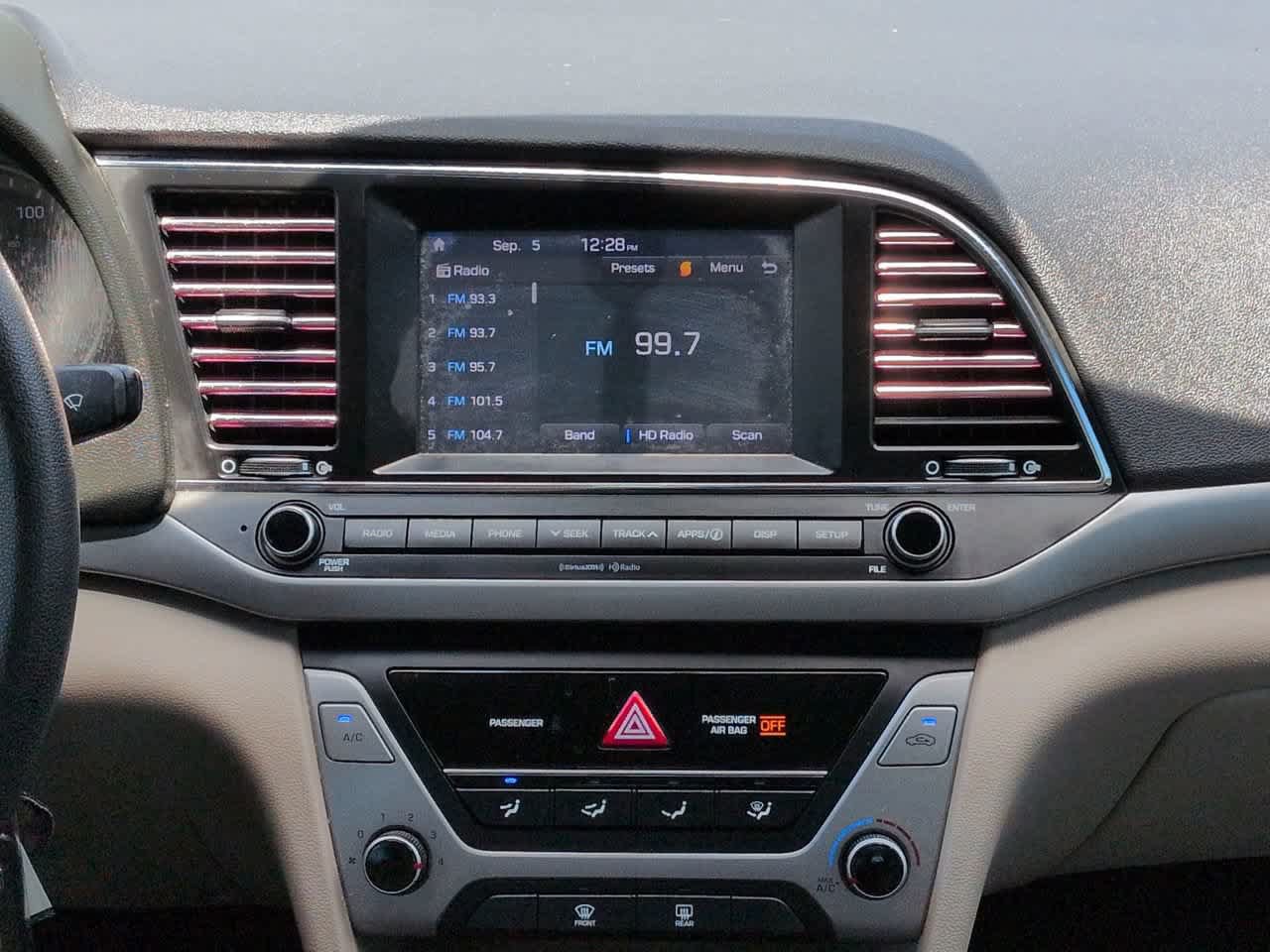 Used 2018 Hyundai Elantra SEL FWD image 17