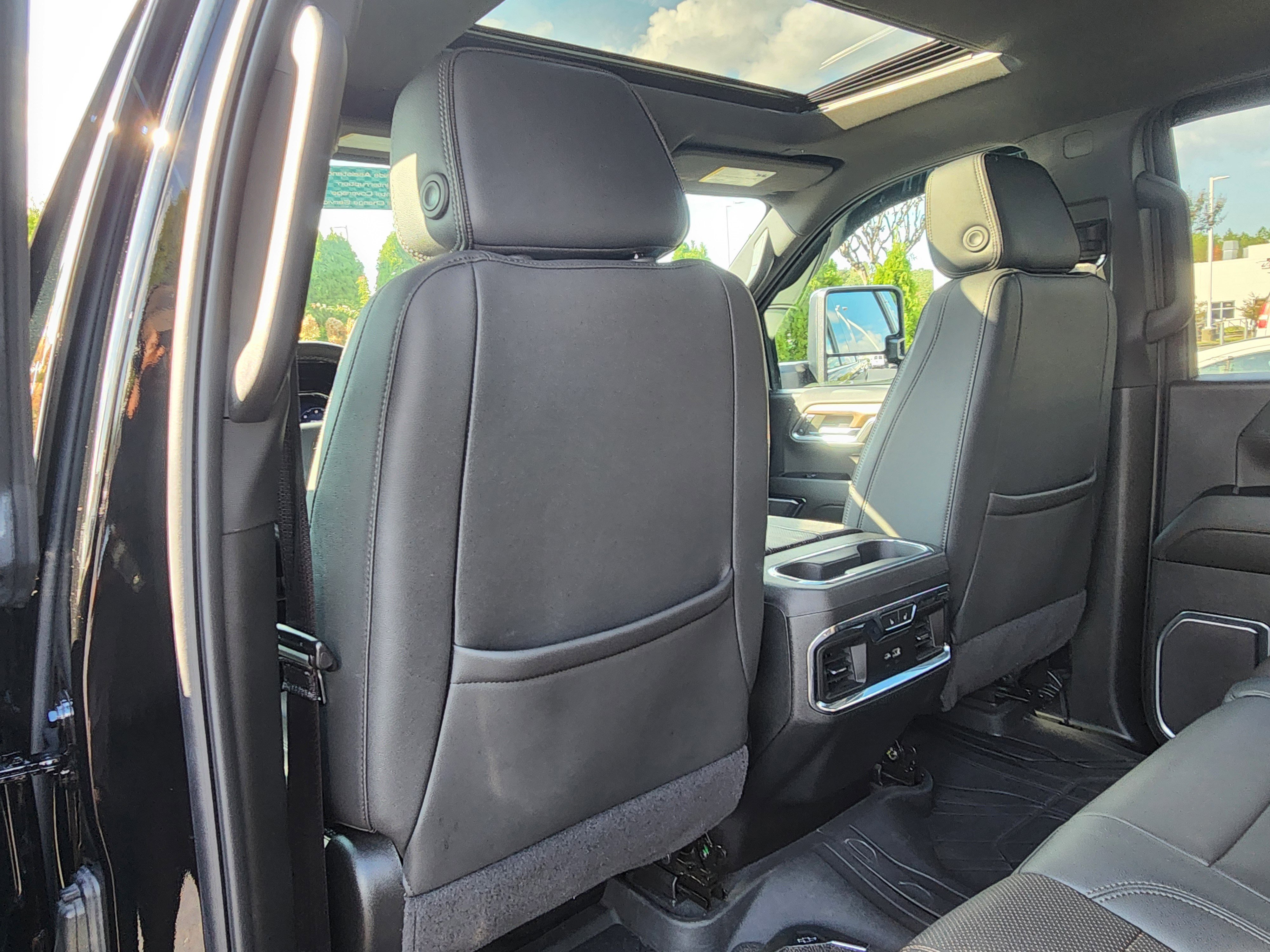 Used 2024 Chevrolet Silverado 2500 High Country w/ High Country Premium Package image 17