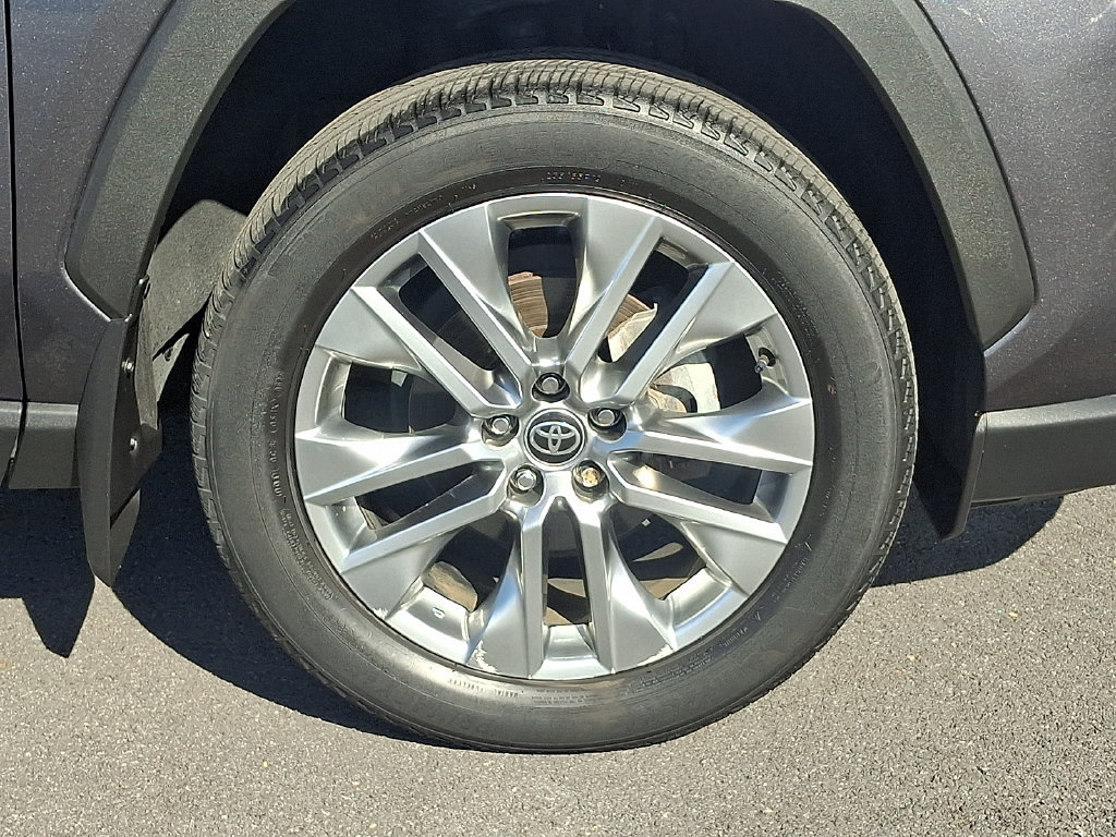 Used 2023 Toyota RAV4 XLE Premium AWD/4WD image 8