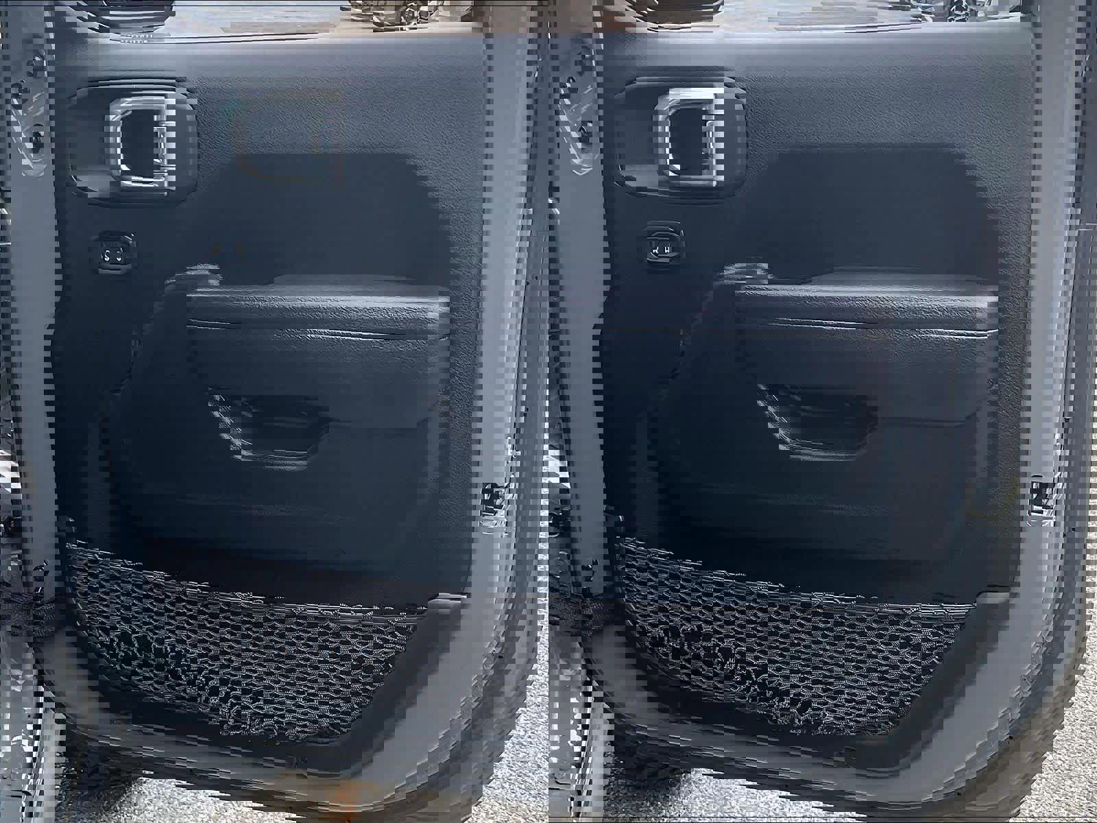 Used 2023 Jeep Wrangler Unlimited AWD/4WD image 12