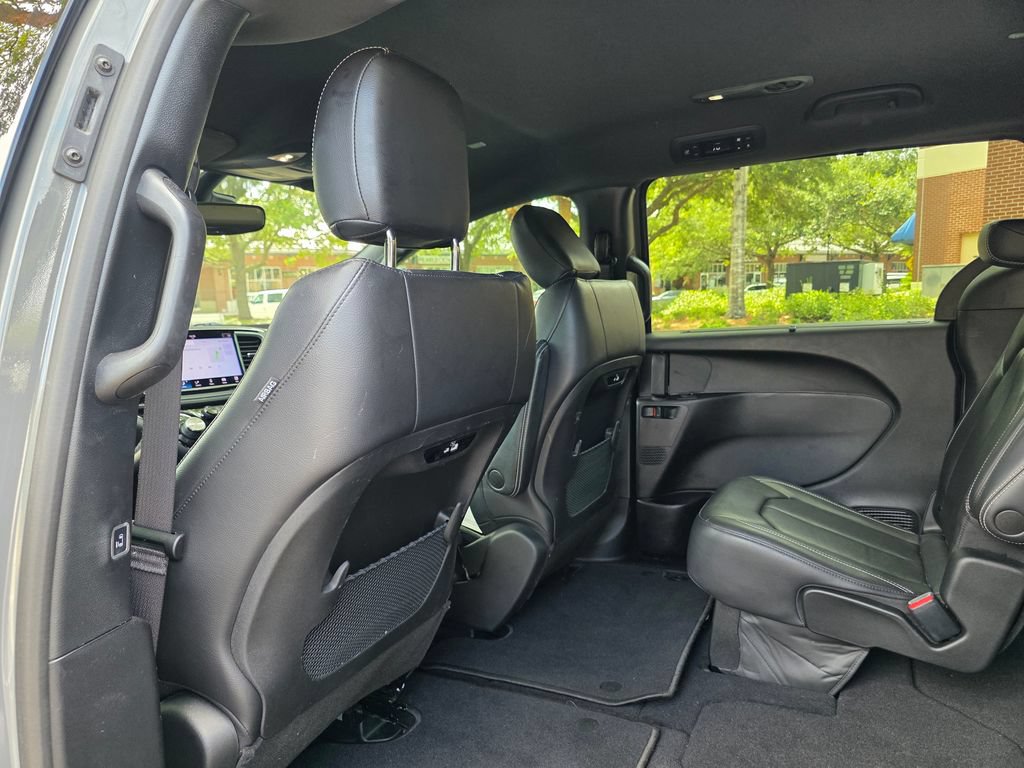 Used 2022 Chrysler Pacifica Touring-L w/ S Appearance Package FWD image 27