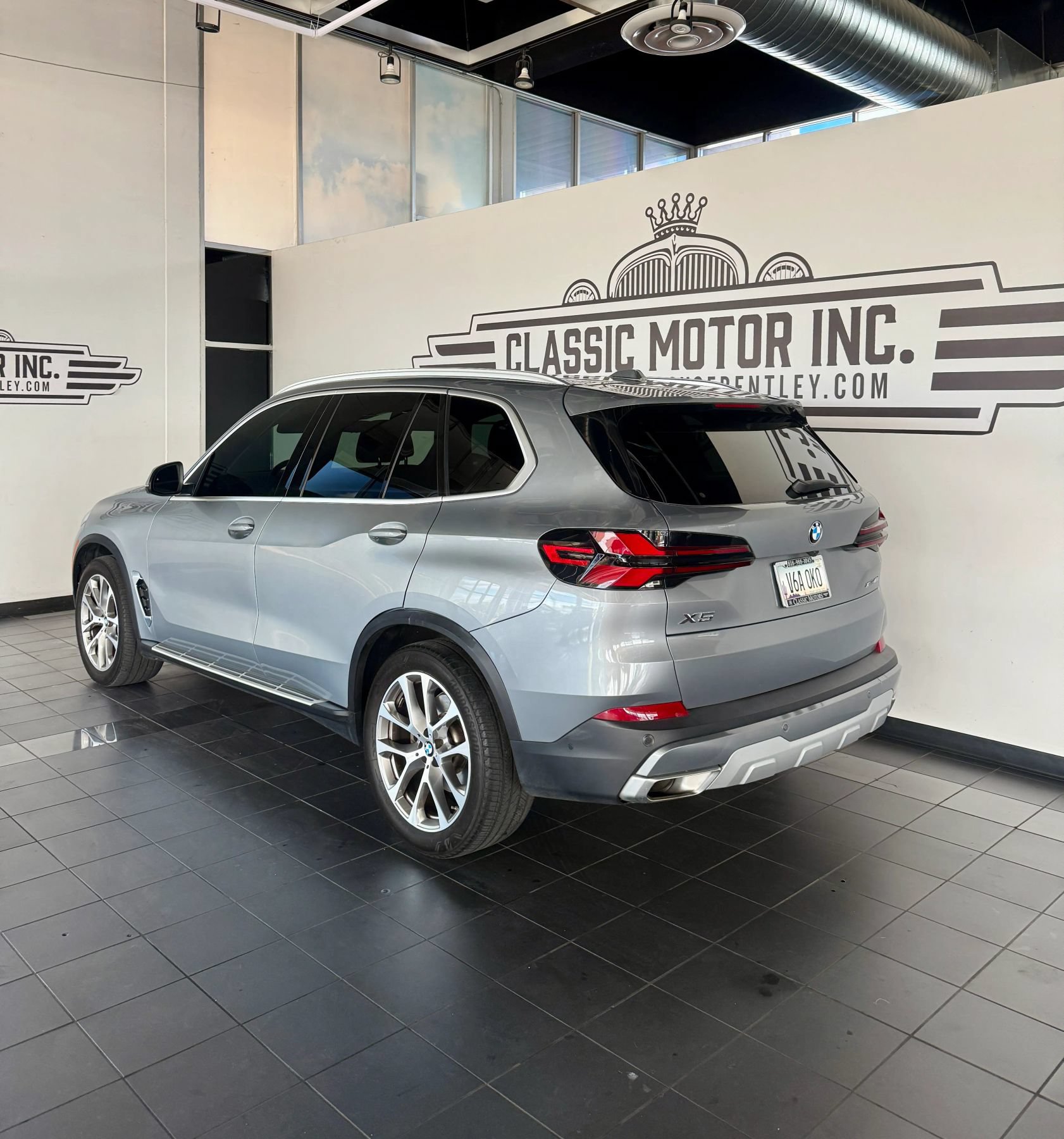 Used 2024 BMW X5 xDrive40i w/ Premium Package AWD/4WD image 6