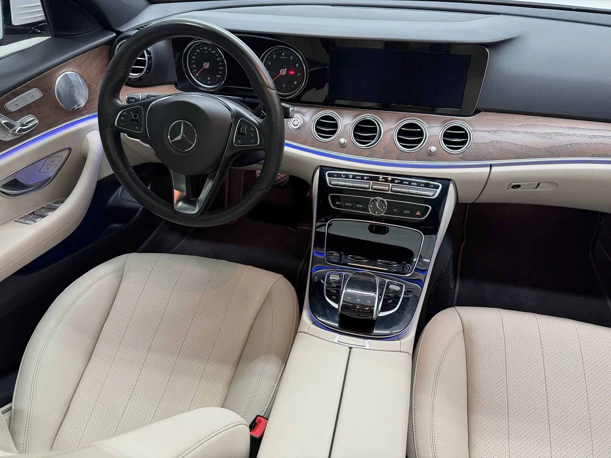 Used 2017 Mercedes-Benz E 400 4MATIC Wagon image 80