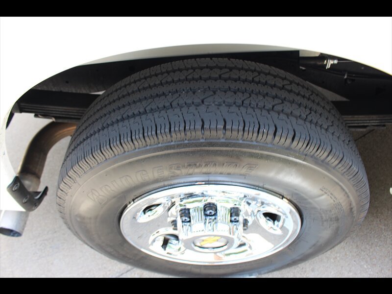 Used 2024 Chevrolet Express 3500 LT w/ LT Preferred Equipment Group RWD image 28