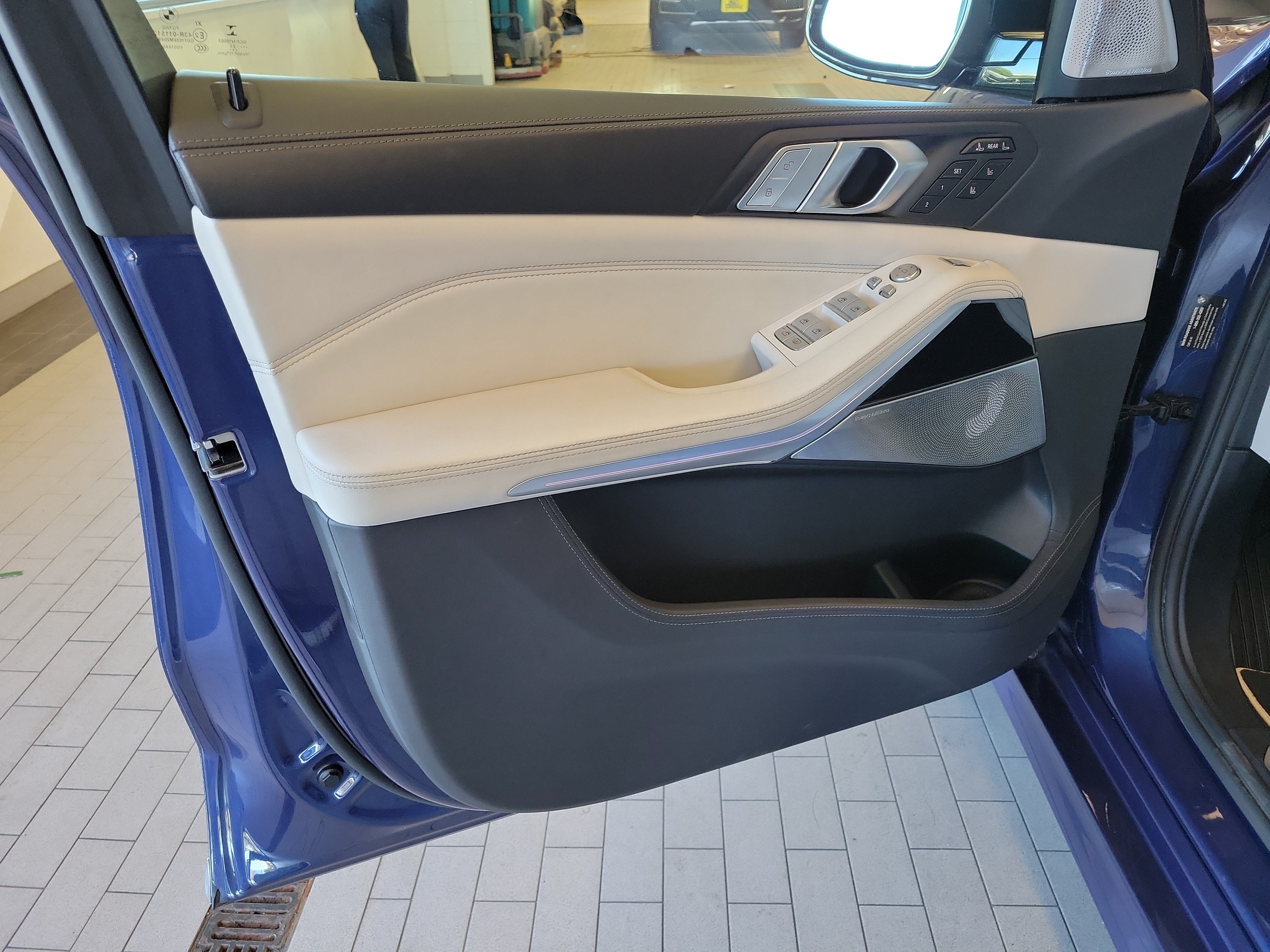 Used 2021 BMW ALPINA XB7 AWD/4WD image 15