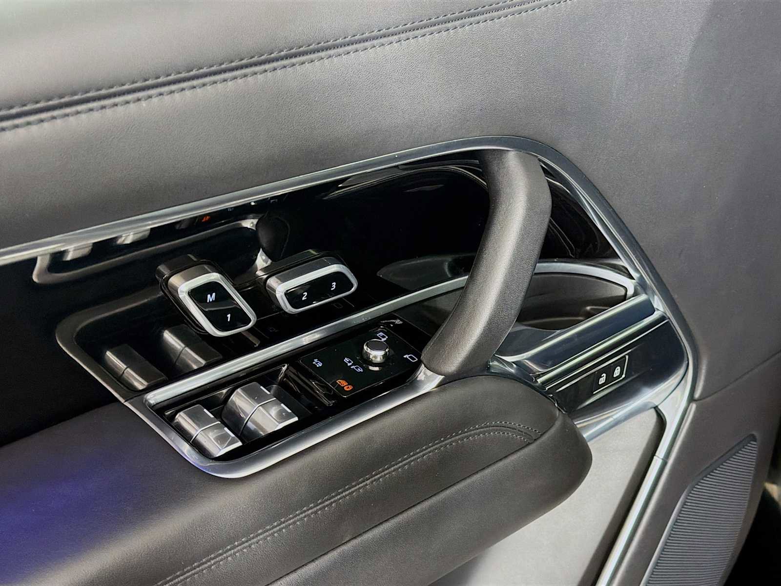 Used 2023 Land Rover Range Rover Autobiography AWD/4WD image 20