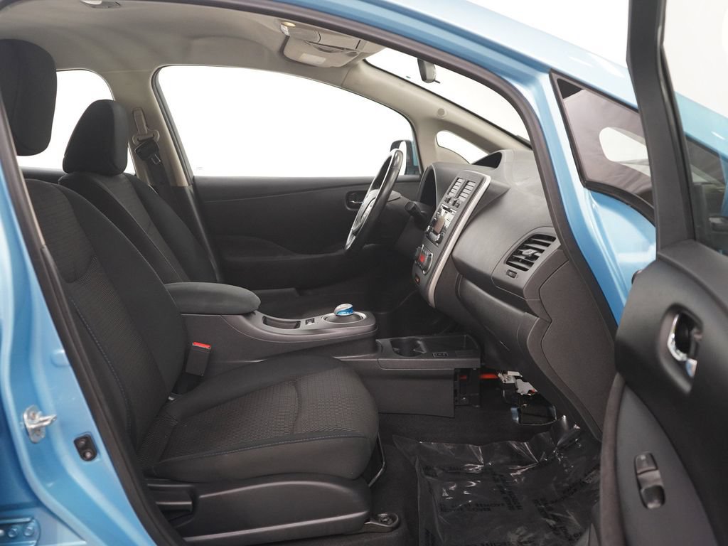 Used 2015 Nissan Leaf S w/ Charge Package FWD image 11