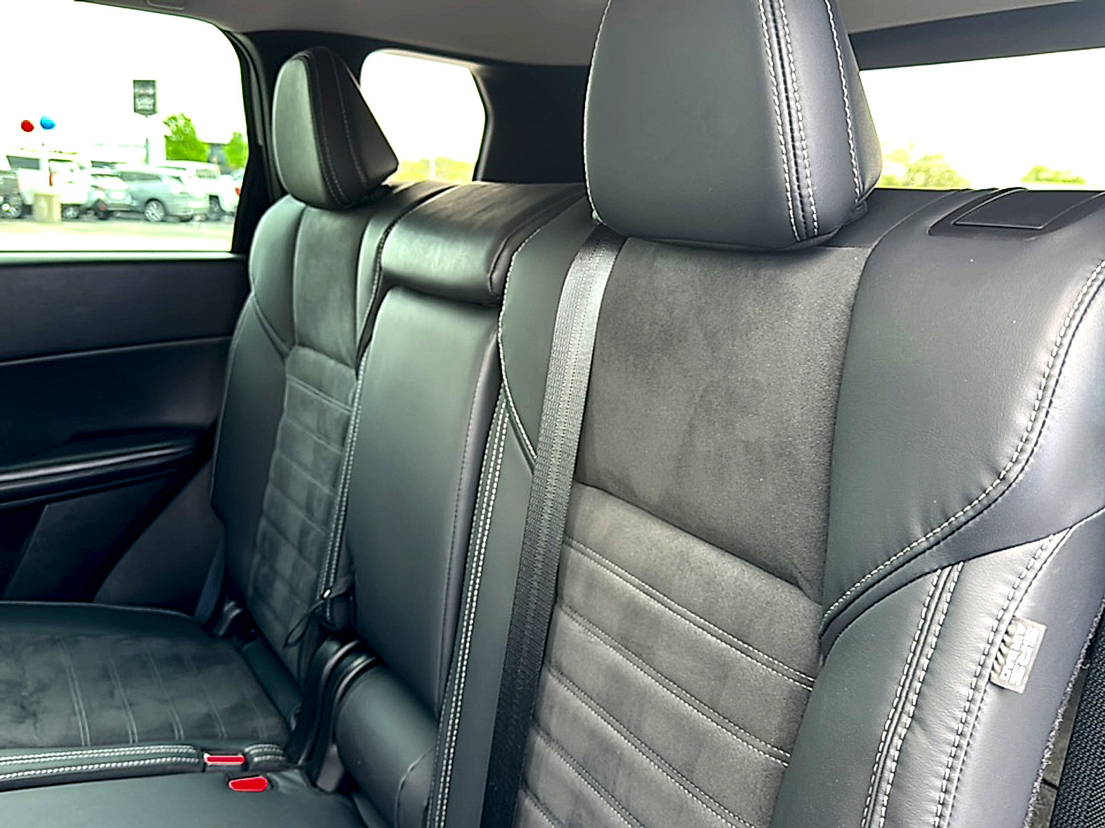 Used 2023 Mitsubishi Outlander SE FWD image 19