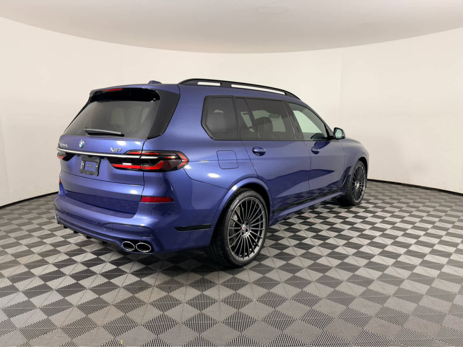 New 2026 BMW ALPINA XB7 image 5