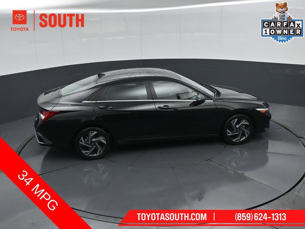 Used 2025 Hyundai Elantra SEL FWD image 48