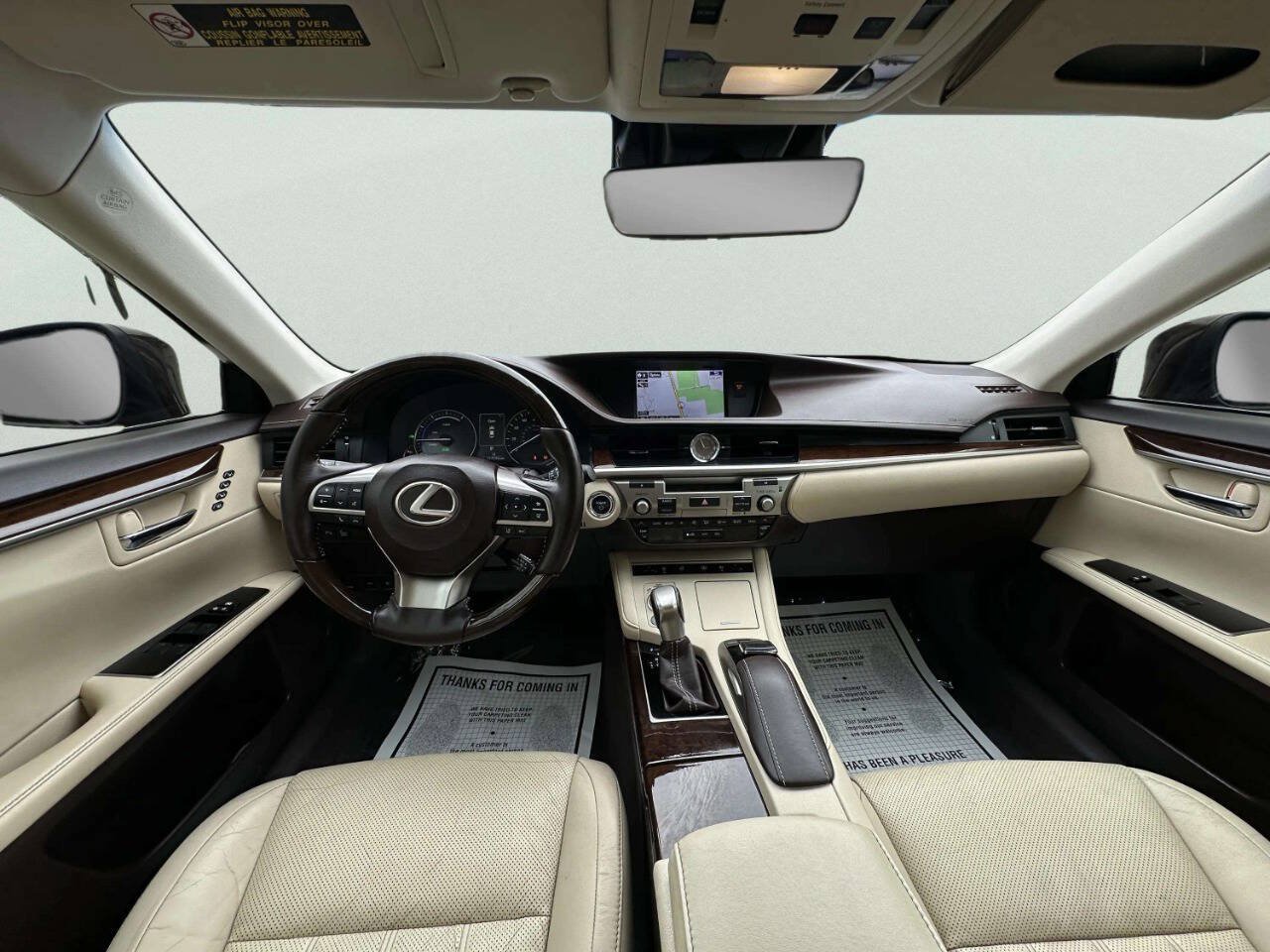 Used 2016 Lexus ES 300h w/ Luxury Package w/Wood Trim FWD image 21