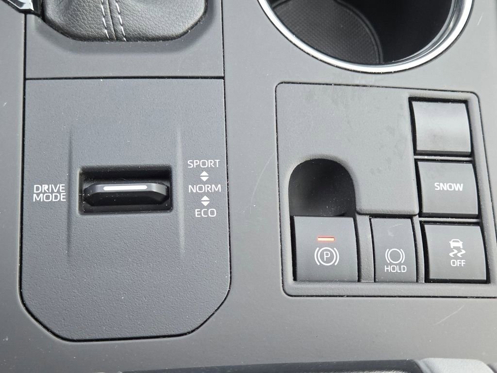 Used 2023 Toyota Highlander L image 11