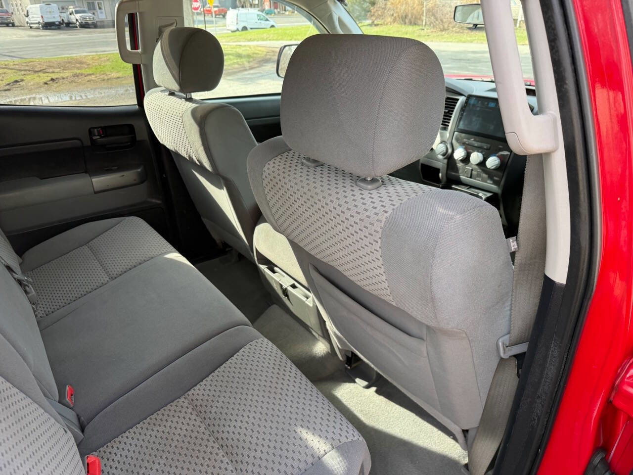 Used 2011 Toyota Tundra 4x4 Double Cab w/ Tow Pkg image 15